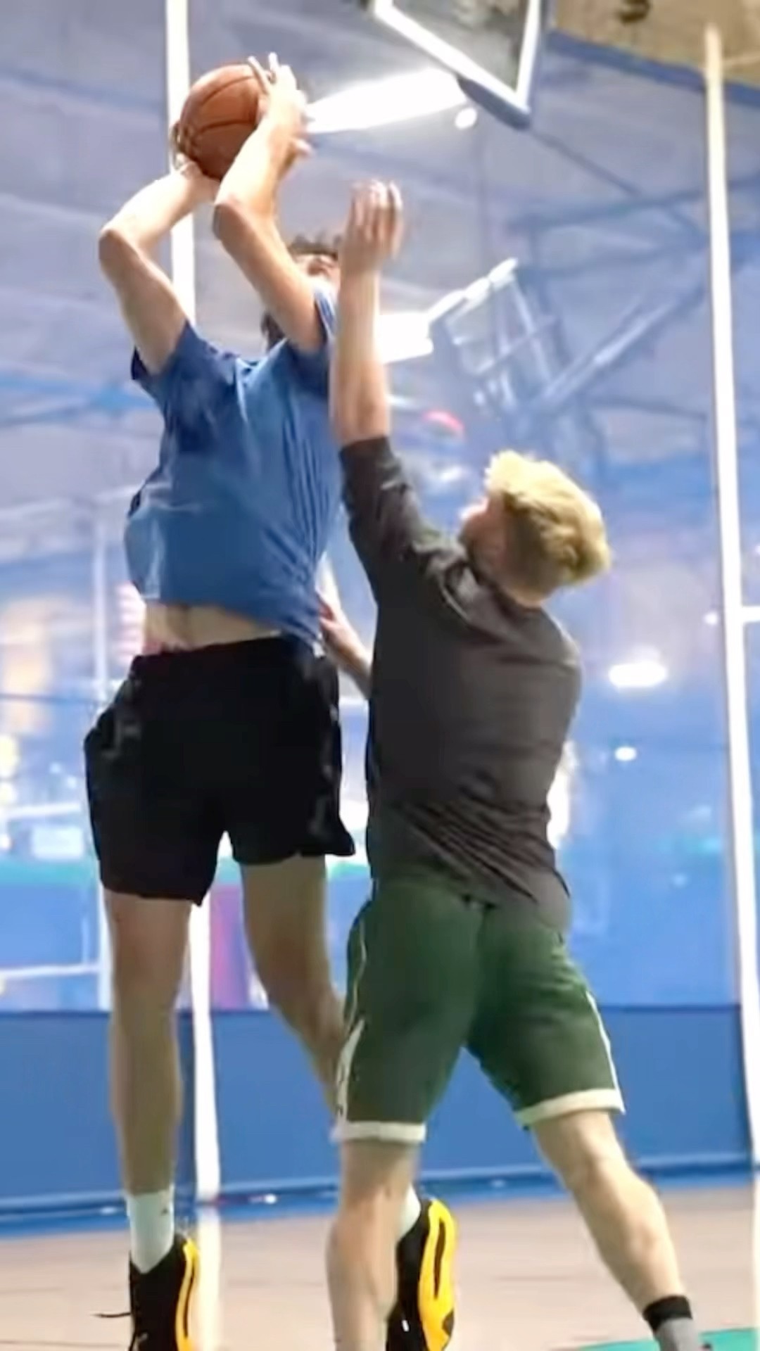 1v1 To 100 Points 5’9 Hooper VS 6’10 Hooper