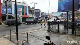 Ini baru polisi yang mengayomi dan melayani aksi demo