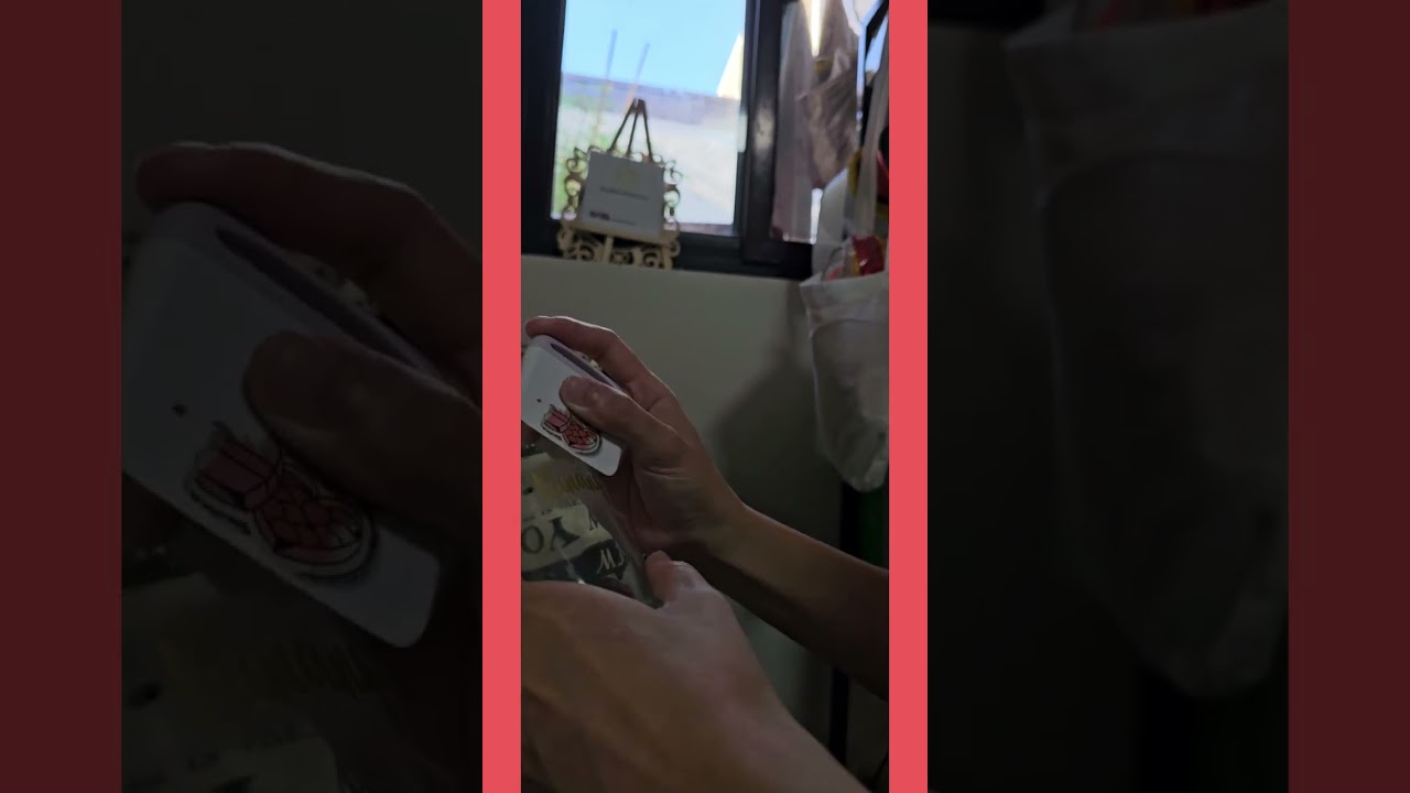 Tutorial on how to apply Vinyl Decal in Clear Glass. 