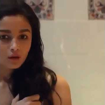 Alia bhatt Hot Sexy Look।🤰🤰public open prank।🤦🤦 Deleted Scene। 🙆🙆Dress Remove by Alia bhatt।🤷🤷