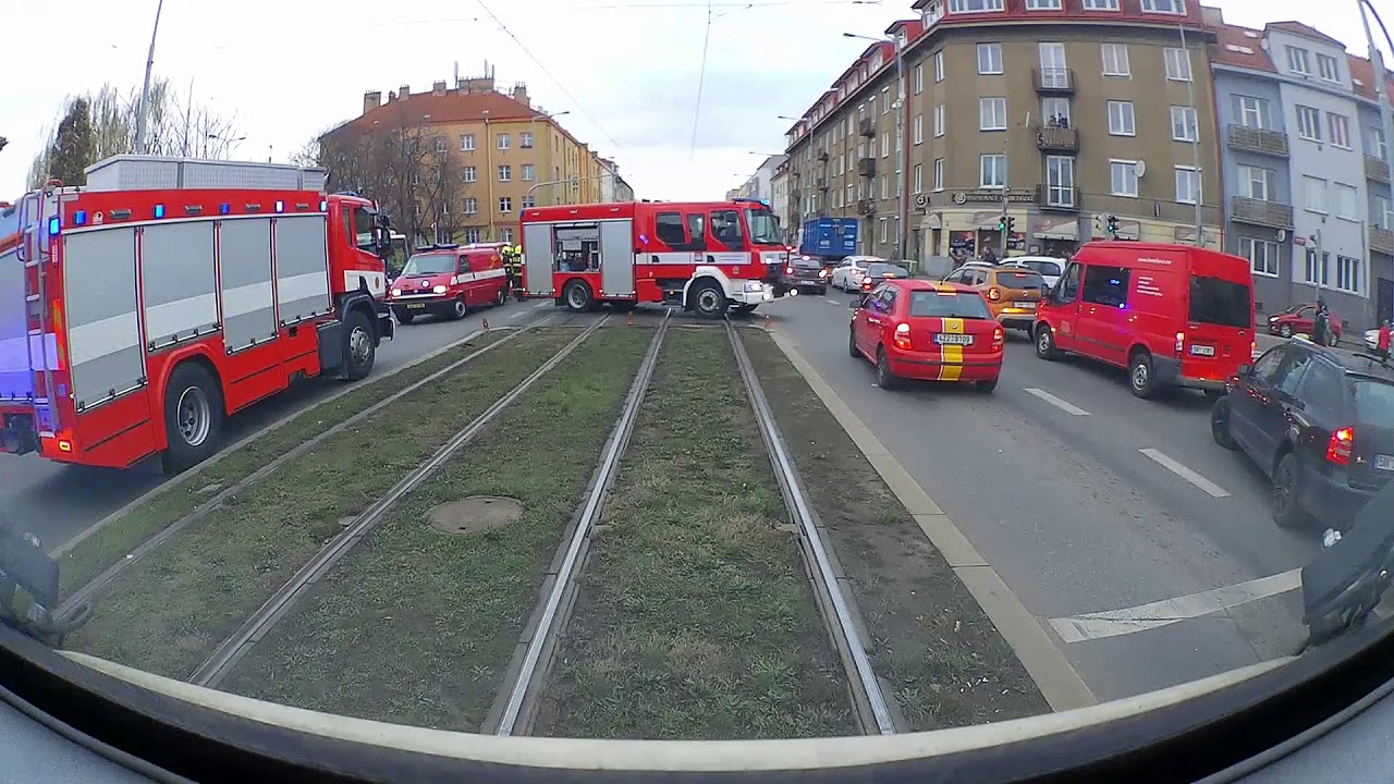 Dopravní nehoda tramvaj VS auto - dávejte si pozor
