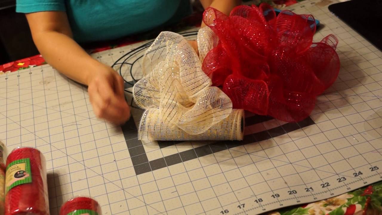 diy dollar tree wreath christmas edition doovi auto christmas wreath
