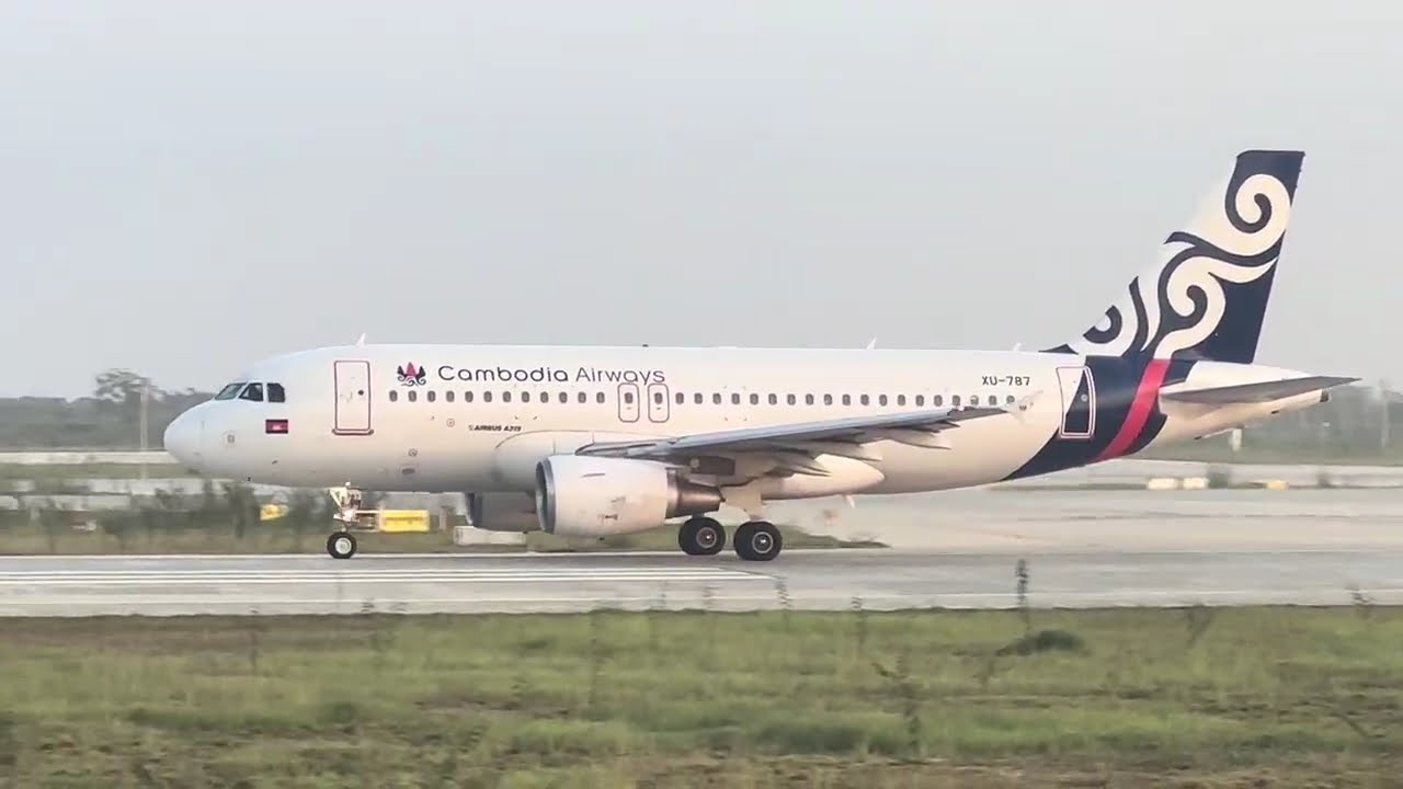 មើលយន្តហោះនៅព្រលានថ្មី | Landing and take off airplanes in Techo International Airport KTI