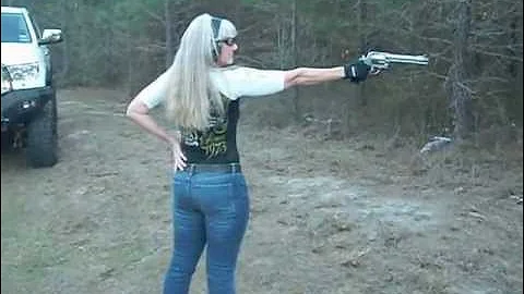 shooting 500 SMITH AND WESSON ONE HANDED TEXAS GAL...