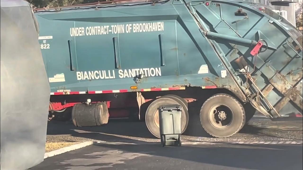 Town of Brookhaven CCC McNeilus Garbage Truck B1/C1 Picking Up the