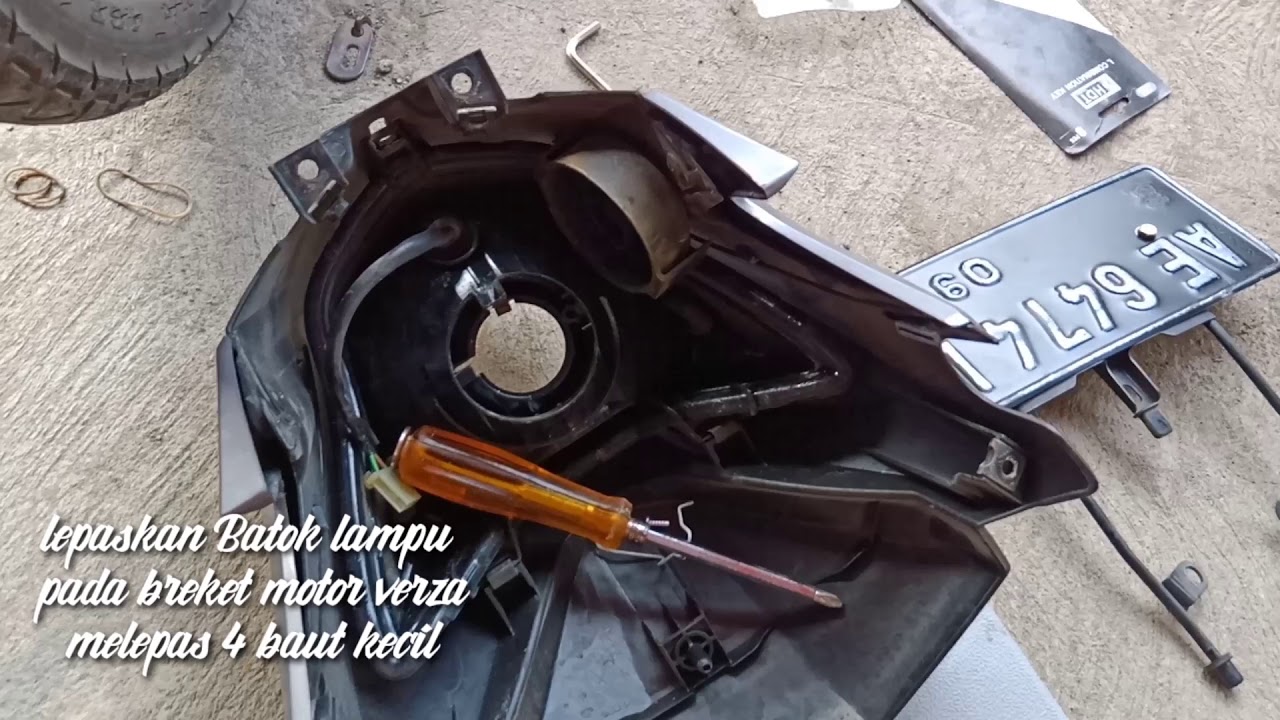 TUTORIAL CARA GANTI LAMPU DEPAN VERZA 2017 DAN CHEK IN NYA LAMPU - YouTube