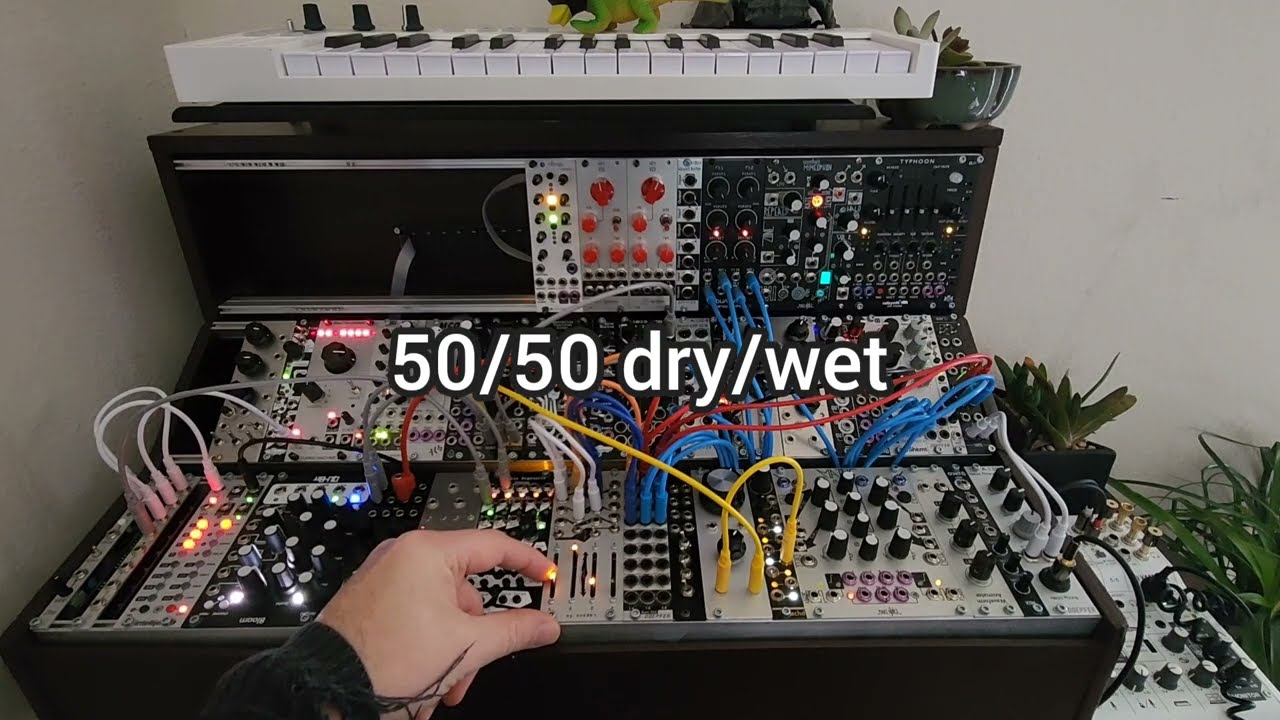 Patched a cross-fader using Lapsus Os and 4x channels on a VCA