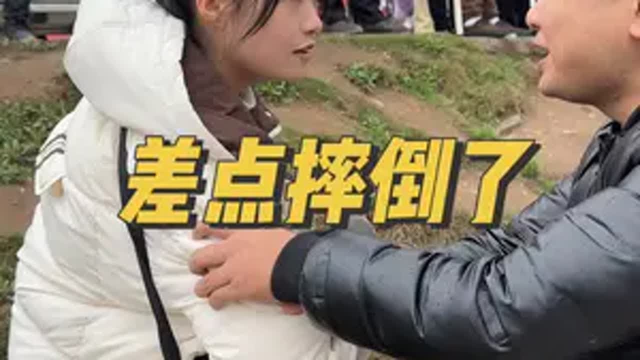 户外唱歌 户外 流浪歌手的流浪生活 热门音乐🔥