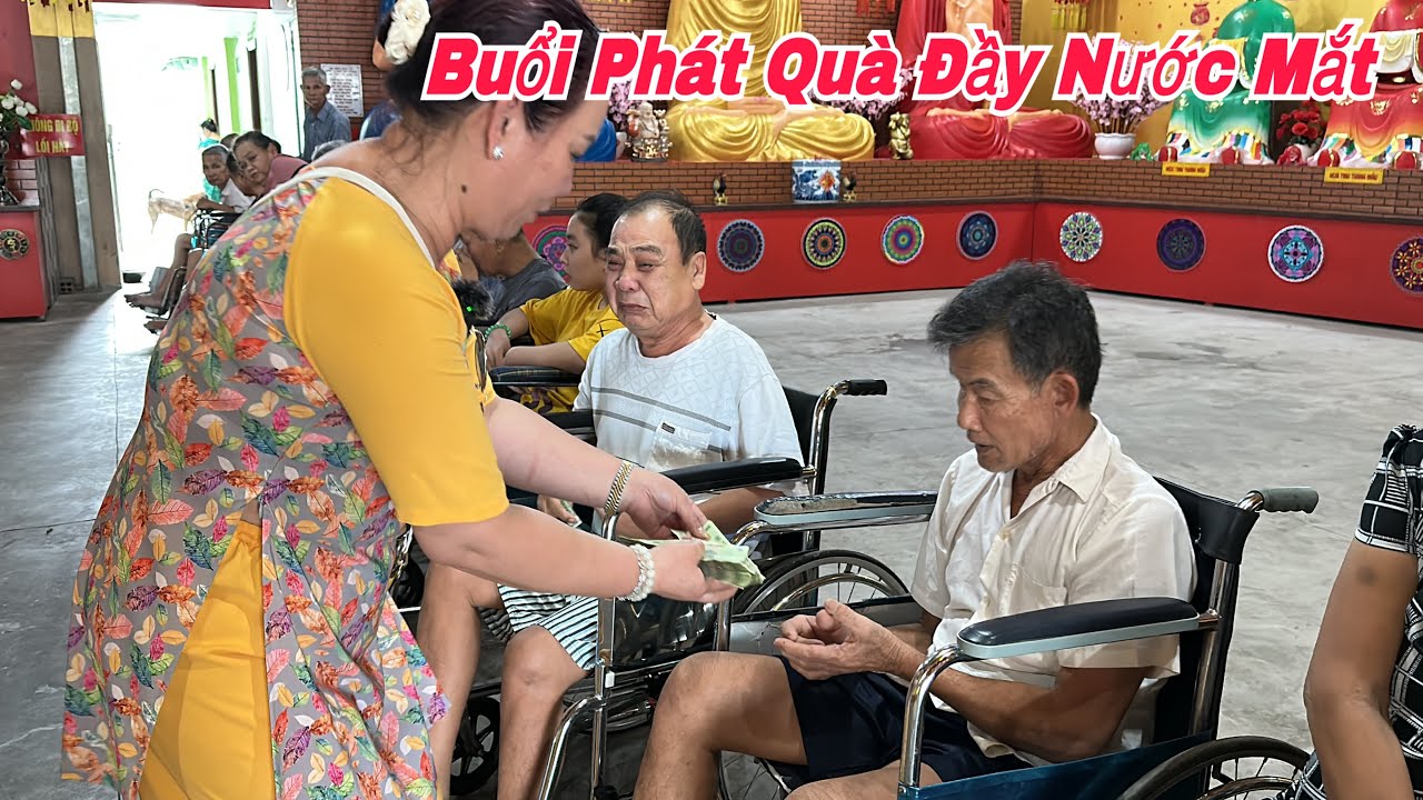 Buổi Phát Quà Đầy Nước Mắt Giữa Người Tặng Và Nhận Tại 2 Chùa Phật Học Sóc Trăng | Khương Nhựt Minh