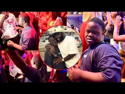 Yaro Bouchet ketchups todie ne Soirée Wally Seck bi Vogue Hier….