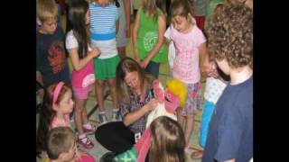 Travelling Suitcase.wmv