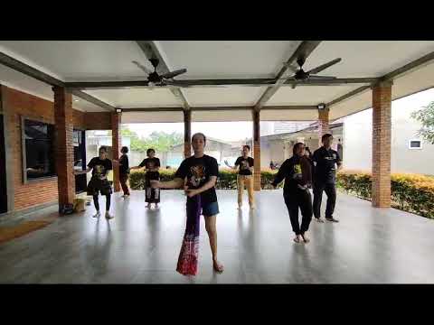 Tari Malihi angklung