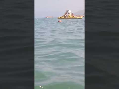 من وسط البحر جيجل نقاء المياه لي مازال ما تبحرش الإعجاب بالقناة ليصلكم الجديد 