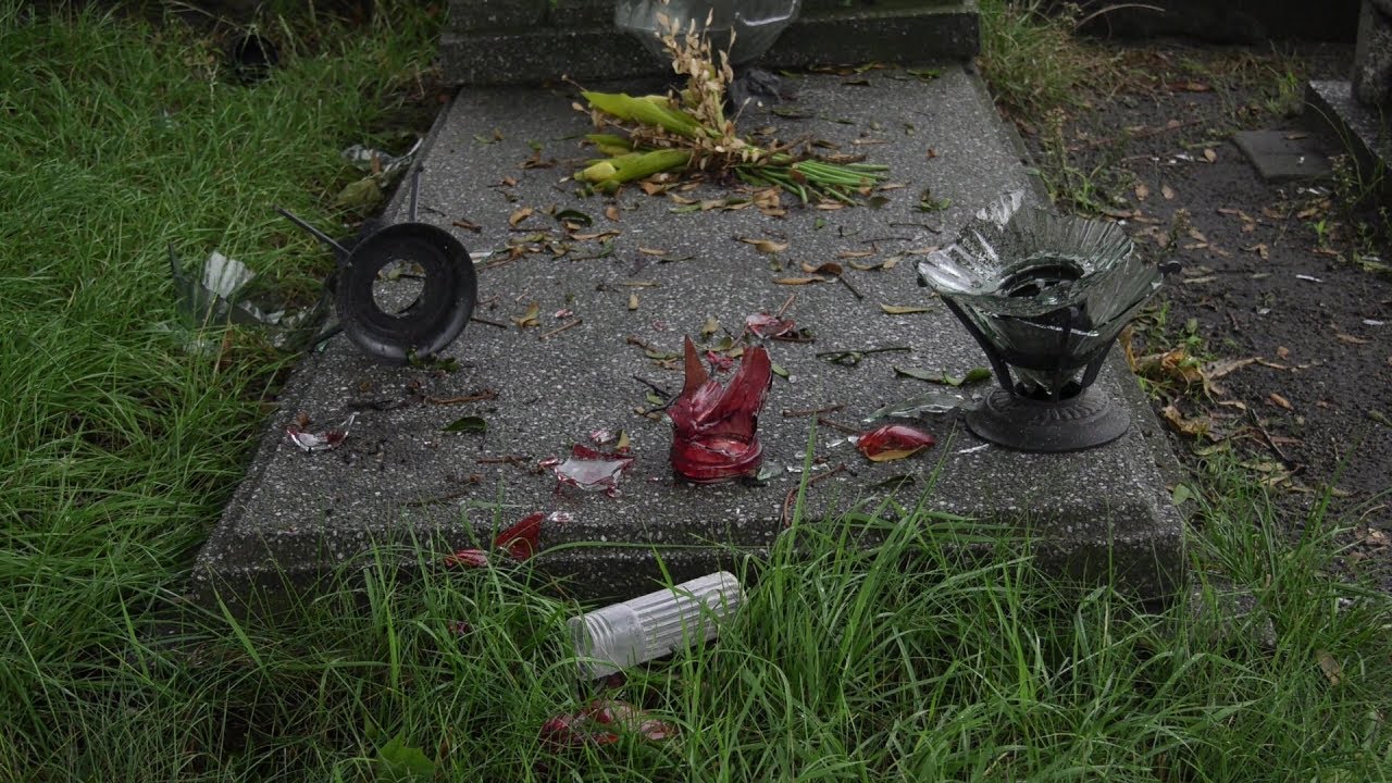 Dewastacja cmentarza w Gliwicach 02.09.2019