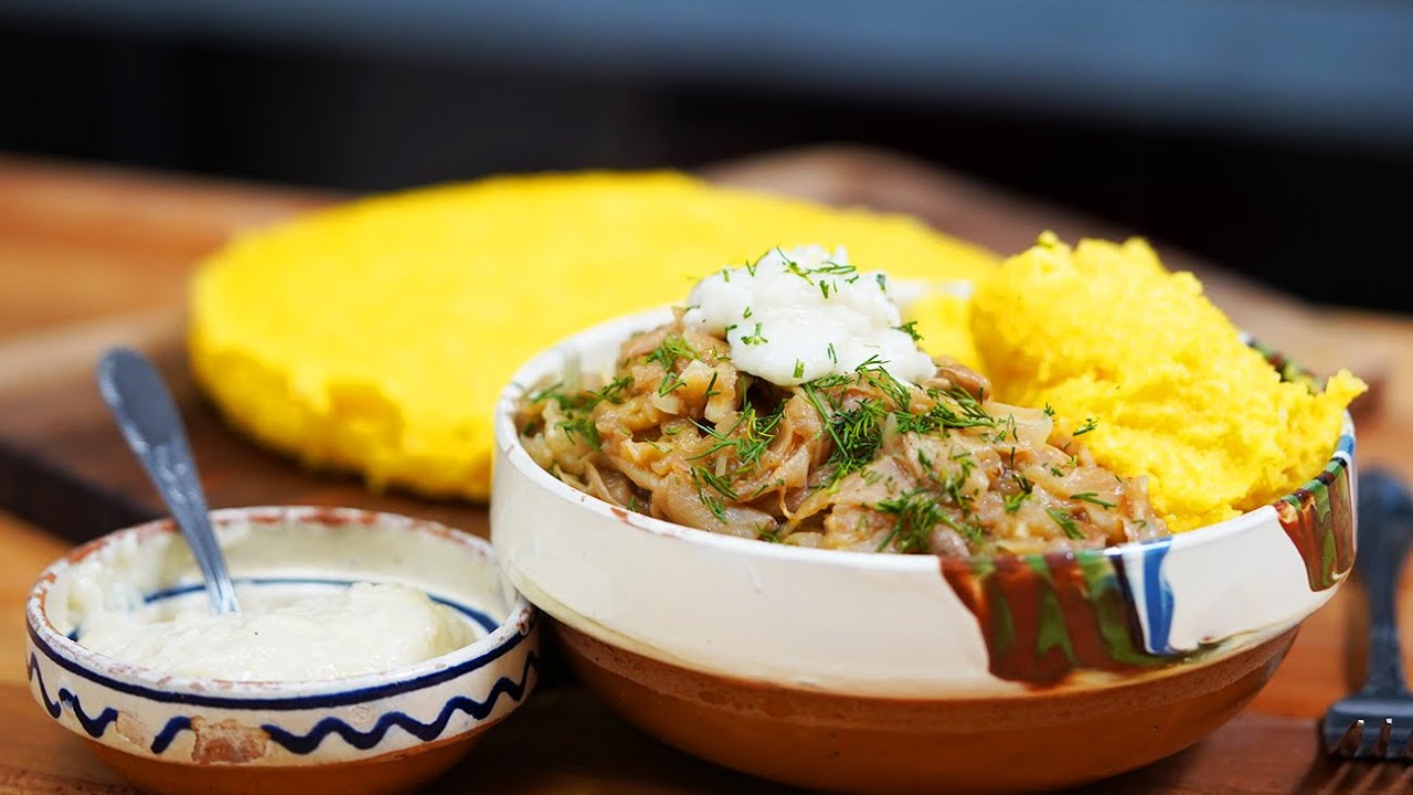 Бобовое блюдо [ФАСОЛЬ] с чесноком, кукурузной кашей и чесночным соусом | Шеф Пауль Константин