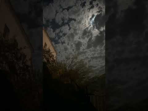غيوم الليل