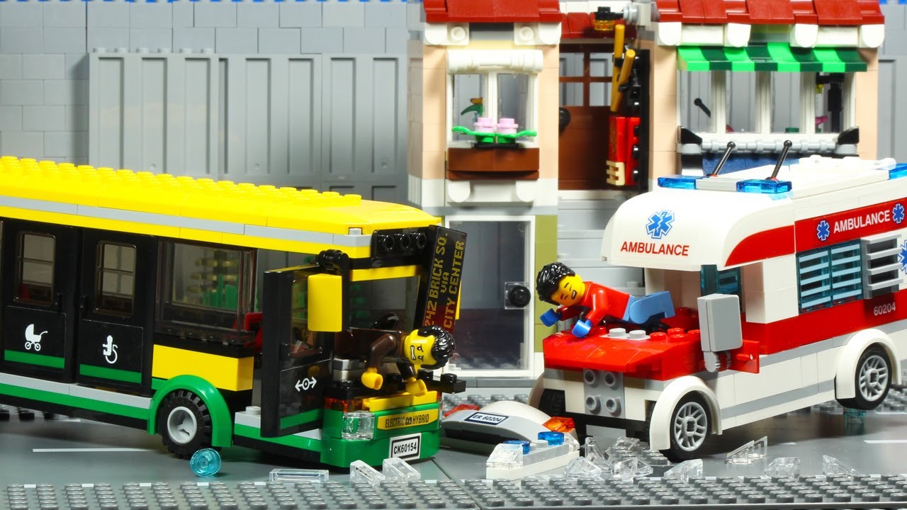 Lego City Shuttle Bus Ambulance Motorcycle Crash