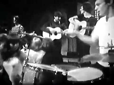 The Hollies - Bus Stop (Top Of The Pops - June 1966)