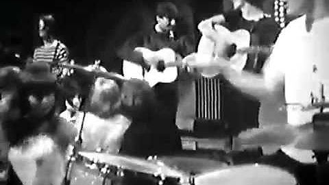 The Hollies - Bus Stop (Top Of The Pops - June 1966)