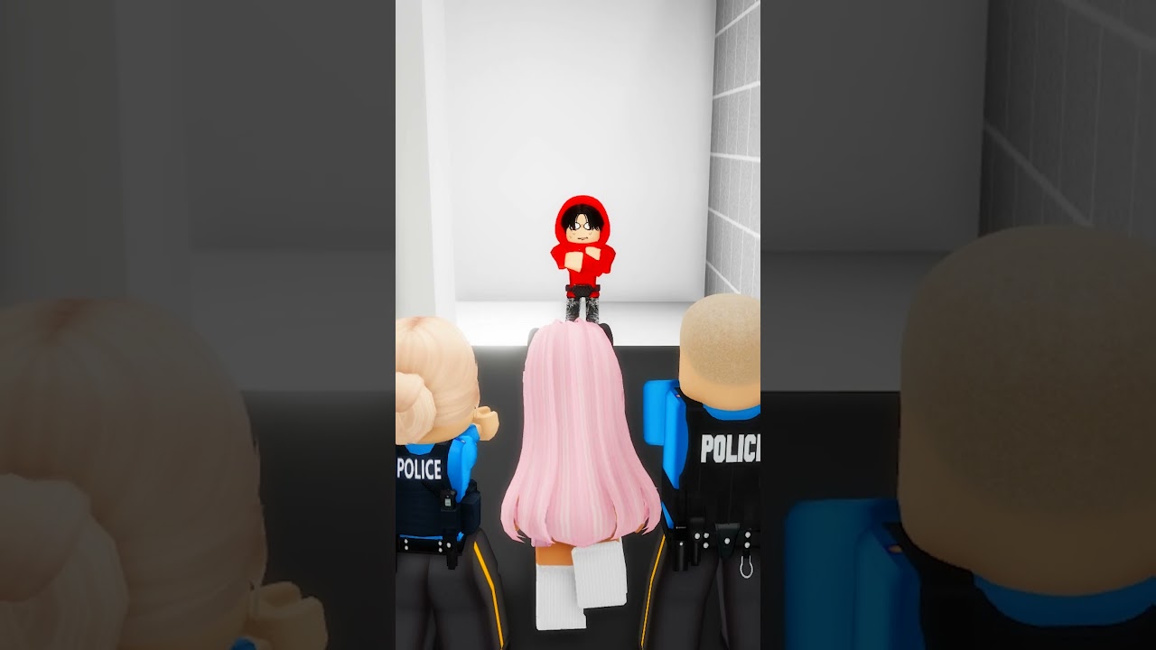 the criminal tried to rob me but this happened..😱😼#robloxshorts #roblox