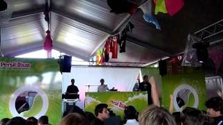 Self Esteem -Dixan Foam Party - Laundry Day 2010