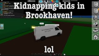 Kidnapping kids in brookhaven with my friends | Brookhaven trolling (Roblox, Brookhaven)