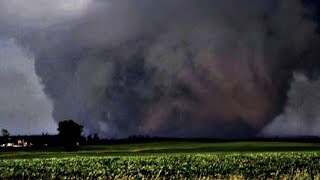 Top 10 WIDEST Tornadoes!