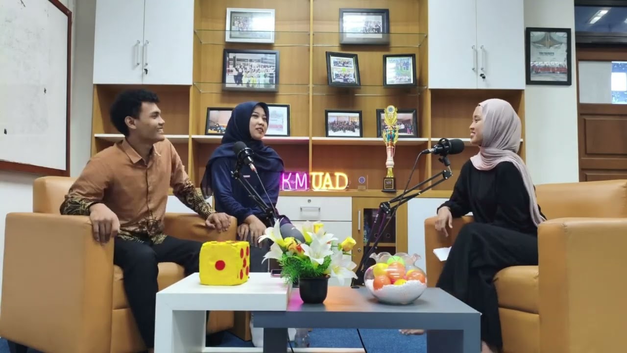 “Scroll Behavior: Dampak Doomscrolling & TikTok Addiction pada Kesehatan_Kelompok 9”