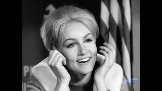 Julie Newmar As Vicki Russell