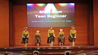 Shah Alam Teen Beginner Class Song Kurik Kundi danzskool Performance Day 2025