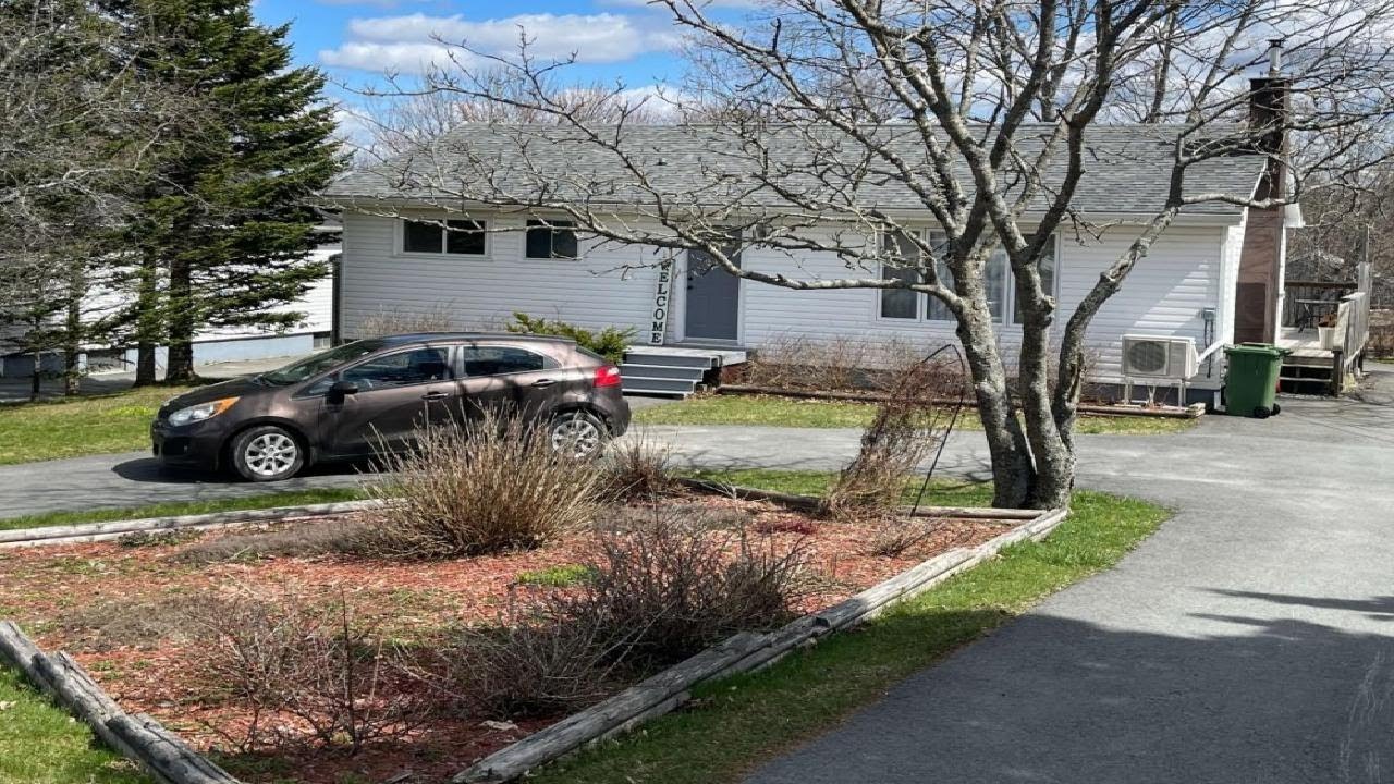 37 Beaver Bank Road, Lower Sackville, Nova Scotia Presented by Assist 2