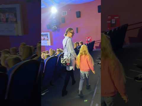 Спустя год мы снова оказались на шоу #ЙЕТИ ❤️ #длядетей #детскоешоу #шоудлядетей #спектакль #концерт