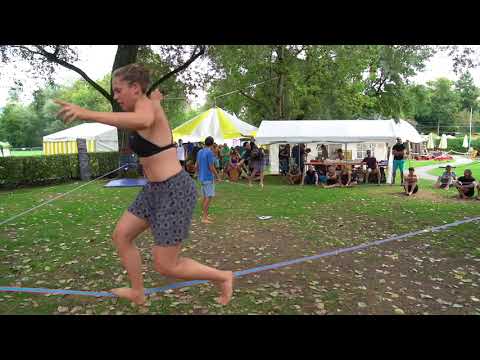 Video: Vedeți Acest Festival în Care Toată Lumea Doarme Pe Hamacuri înfundate Pe Slacklines De Sute De Metri în Aer - Matador Network