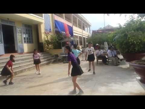 Video Học sinh cấp 2 múa khai giảng cực hay - YouTube