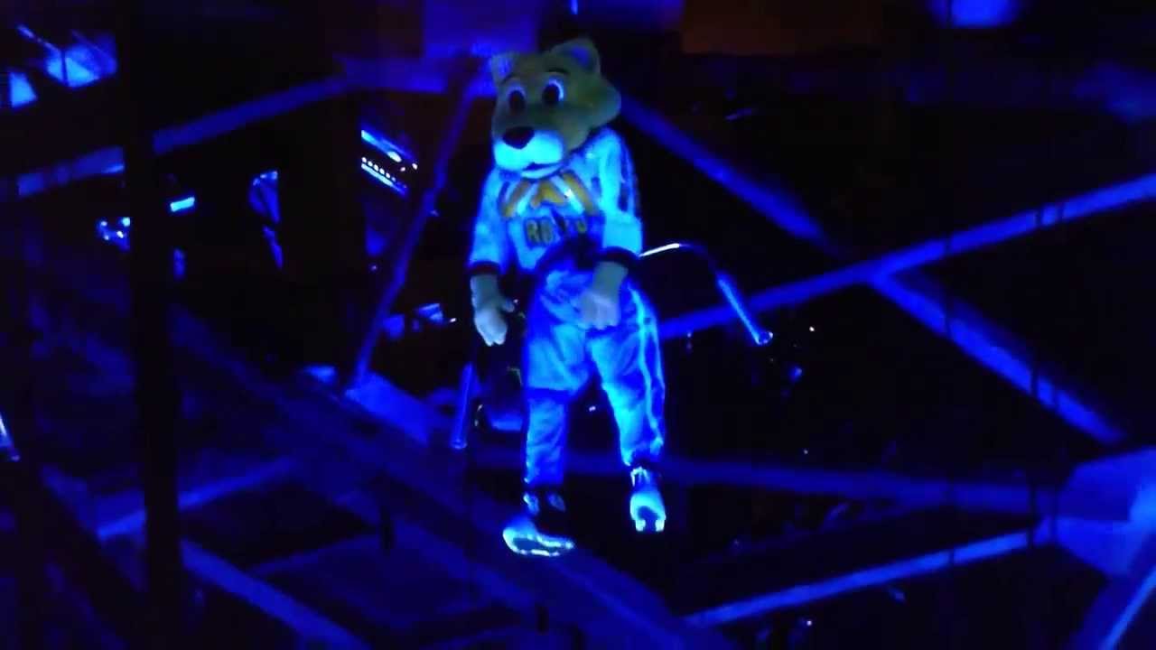 Raw Denver Nuggets Mascot Appears Unconscious During Pregame Festivities Youtube