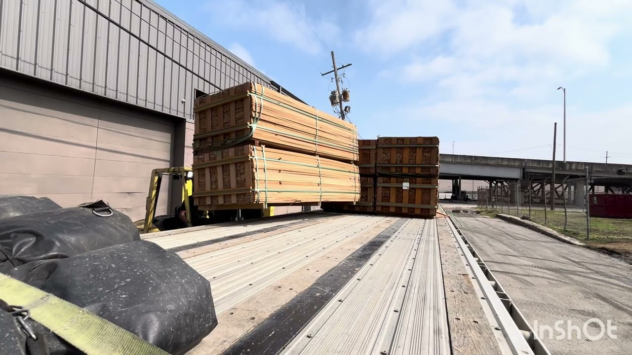 In a tight area in New Orleans! #blessed #truck #truckdriver #driver #fyp #trucker 