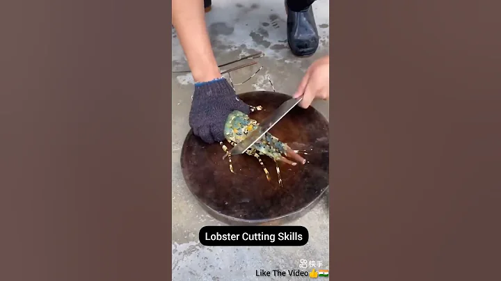 GiANT LOBSTER CUTTiNG SKill #Shorts