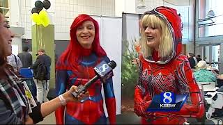 Cosplayers show off their costumes at Comic Con