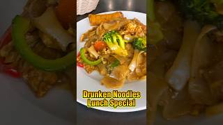 Insane Thai food lunch special #foodreview #thaifood #lunchspecial #restaurantreview