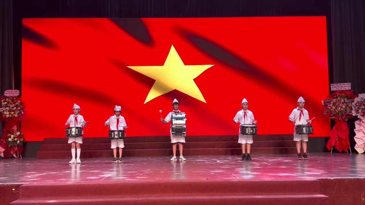 TRỐNG CHÀO CỜ VÀ QUỐC CA