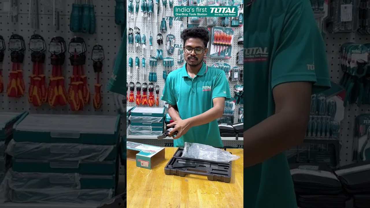 Total Tools Hydraulic Steel Cutters  