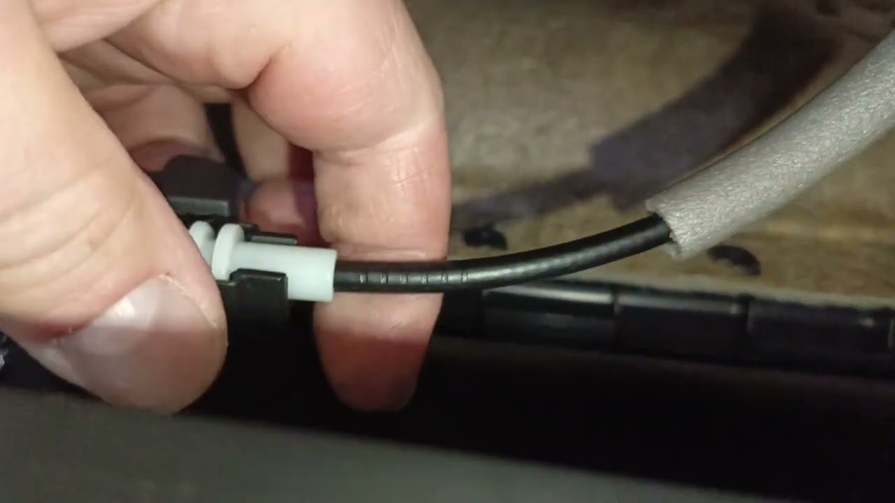 Как снять дверную карту и вынуть стекло Вольво cx40(Volvo CX40)