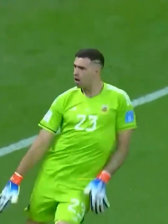 Emi Martinez can't stop dancing...🕺