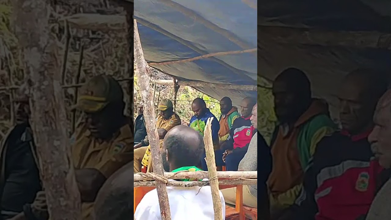 Pemotongan pita SD Inpres pagouda kab dogiyai provinsi Papua tengah