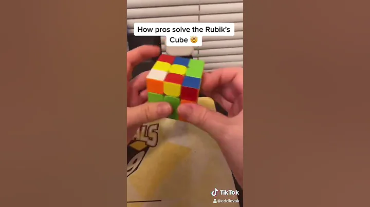 How Pros solve the Rubik’s Cube 😱