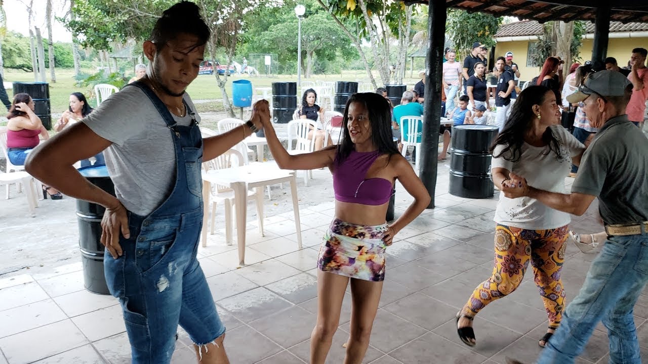 BAILÃO NA FAZENDINHA PORTO DAS PEDRAS - DANÇANDO FORRÓ CAPIXABA (VANERÃO) / SOLO DE SAFONA