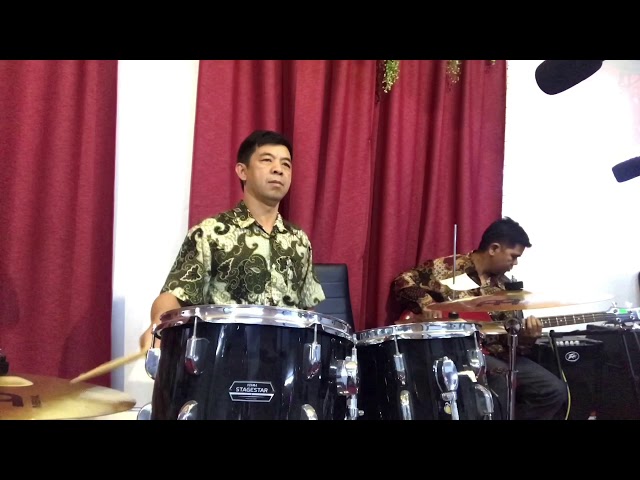 GROWING UP TRIO - YESUS AJAIB