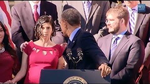 Barack Obama Helps Woman Who Faints During His Affordable Care Act Speech