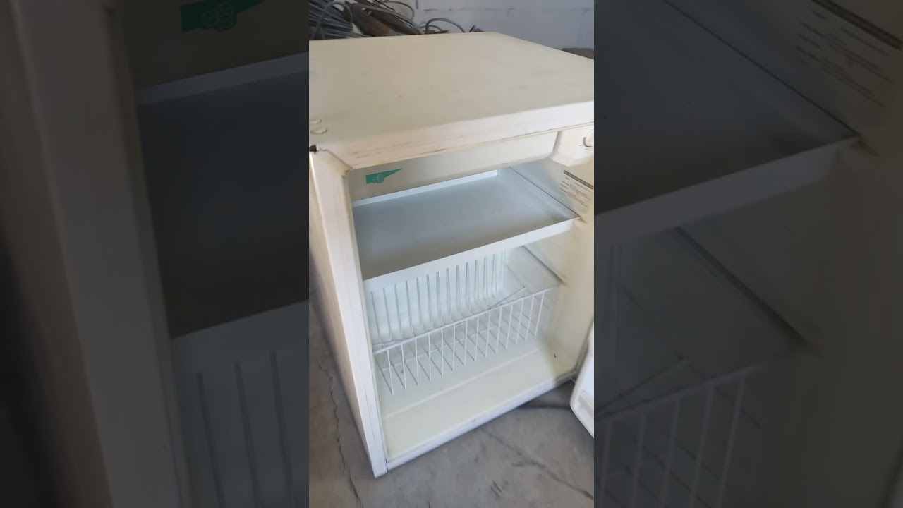 Geladeira frigobar Consul CRC08A branca 76L 127V