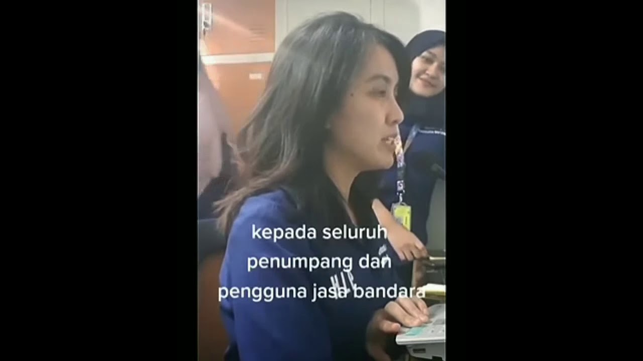 Wanita Cantik Pengisi Suara yang Kita Dengar di Bandara dan Stasiun